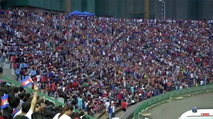 Cảnh tượng ngỡ ngàng trong ngày Campuchia vượt đội tuyển Việt Nam