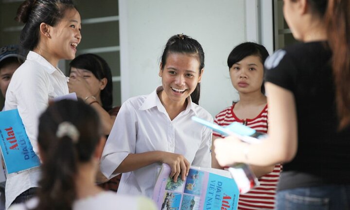 Đề thi vào lớp 10 môn Anh tỉnh Lai Châu năm 2017