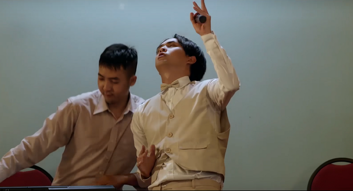 Fan nữ 'khóc thét' vì Hồ Quang Hiếu quá xấu trong MV mới