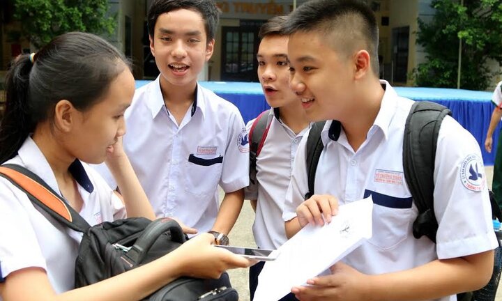 Phụ huynh bức xúc vì trường không cho học sinh vào đội tuyển HSG nếu... không học hè