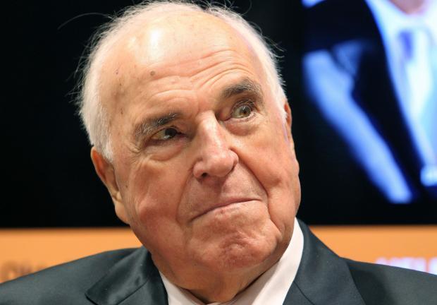 Cuộc đời vị cha đẻ nước Đức thống nhất Helmut Kohl qua những bức ảnh không thể quên