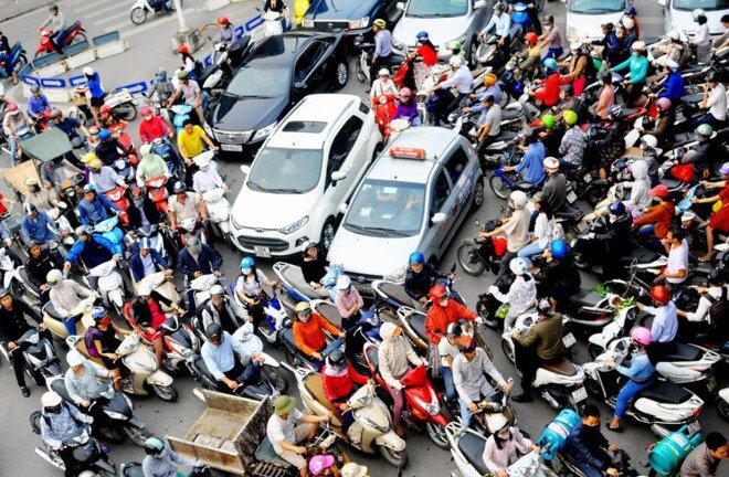 Cấm xe máy vào nội thành Hà Nội năm 2030: Chuyên gia hiến kế gì?
