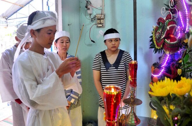 Vụ tự tử bằng dây thun quần: Gia đình bàng hoàng không tin vào sự thật