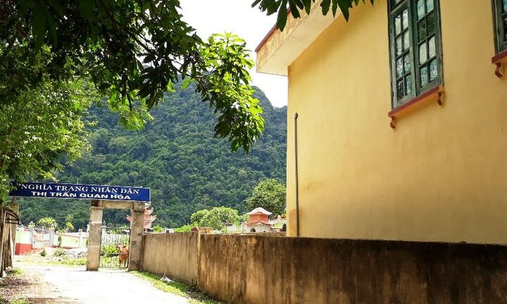 Phụ huynh lo sợ khi trường mầm non, trạm y tế nằm cạnh hàng trăm ngôi mộ