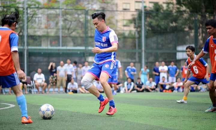 Phan Hải ghi bàn, tập đoàn Phan Thị ủng hộ học sinh nghèo hơn 50 triệu đồng