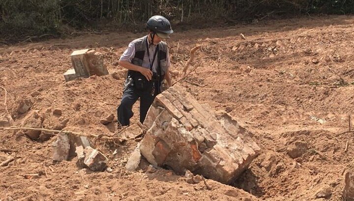 Có hay không việc lăng mộ vợ vua Tự Đức bị xới tung làm bãi đậu xe?