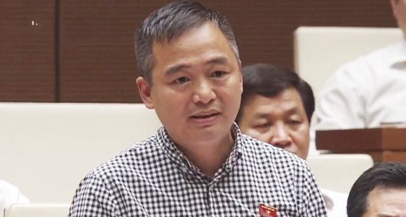 Bác sĩ bị đánh đập, bắt quỳ gối xin lỗi: 'Hết sức phản cảm, đau đớn'