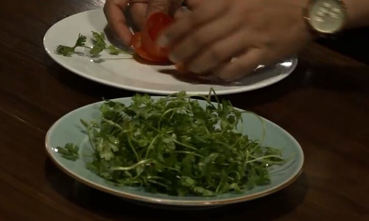 Hầu hết người Việt Nam không biết lý do vì sao phải ăn rau mùi đúng cách