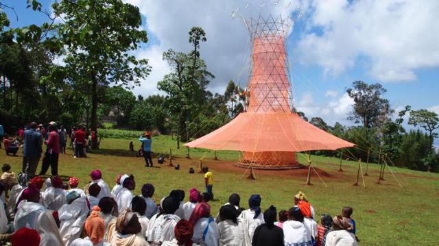 Kỳ diệu tháp nước 'Thạch Sanh' cứ vơi lại đầy của người nghèo châu Phi