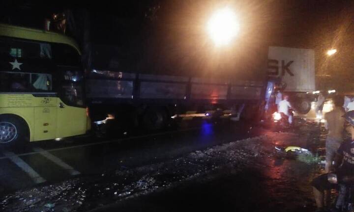 Xe container gây tai nạn liên hoàn, tài xế bỏ trốn khỏi hiện trường