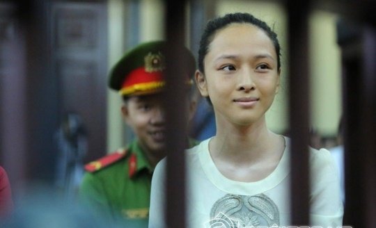 Hoa hậu Phương Nga bị tố lừa tiền đại gia: Xuất hiện nhiều tình tiết mới