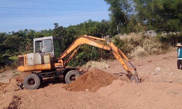 Nghi vấn lăng mộ vợ vua Tự Đức bị xới tung làm bãi đậu xe: Thông tin mới nhất