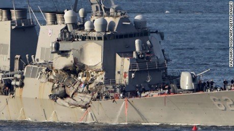 Tình tiết mới vụ tàu hàng Philippines đâm thủng chiến hạm Mỹ