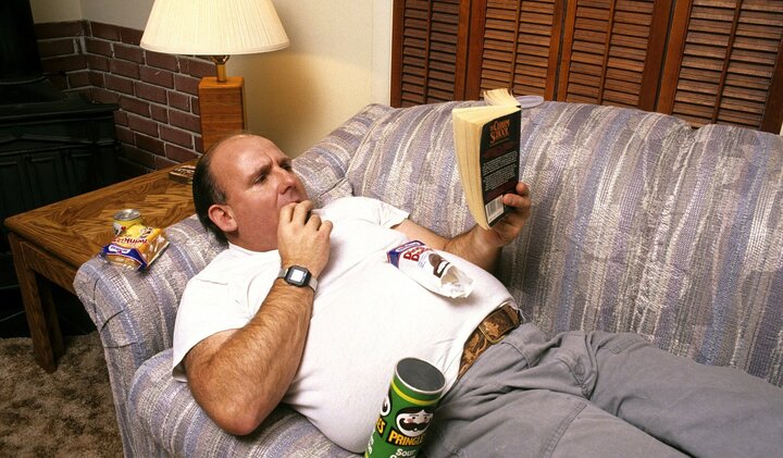 Vì sao đàn ông thường béo và lười hơn sau khi kết hôn?