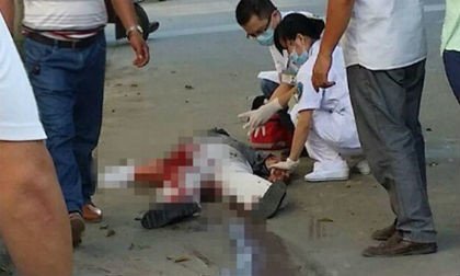 Cầm dao đi trả thù cho em trai, bị đối phương đâm chết