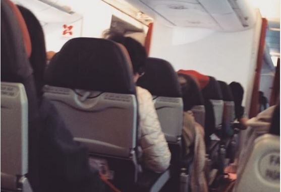 Video: Máy bay rung như máy giặt, cơ trưởng khuyên 359 hành khách cầu nguyện