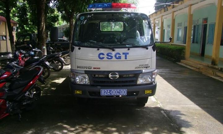 Khởi tố nhóm đối tượng ném đá vào xe lực lượng Công an