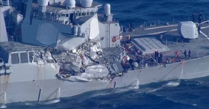 Thuyền trưởng tàu Philippines tiết lộ lý do đâm thủng chiến hạm Mỹ