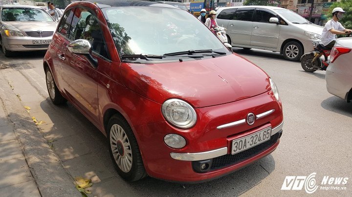 Các hãng xe hơi vào cuộc đua gay cấn chinh phục phái đẹp