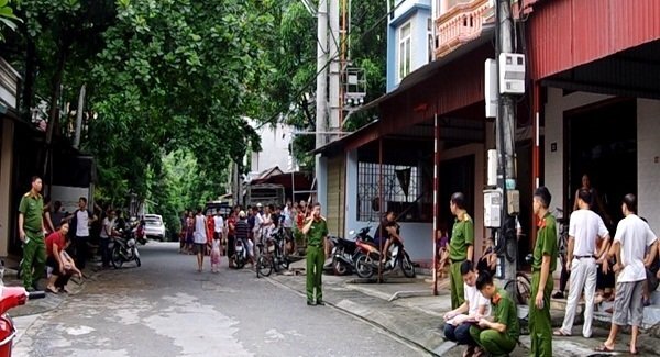 3 đối tượng kẹp cổ, đấm tới tấp vào mặt cảnh sát: Công an thông tin chính thức