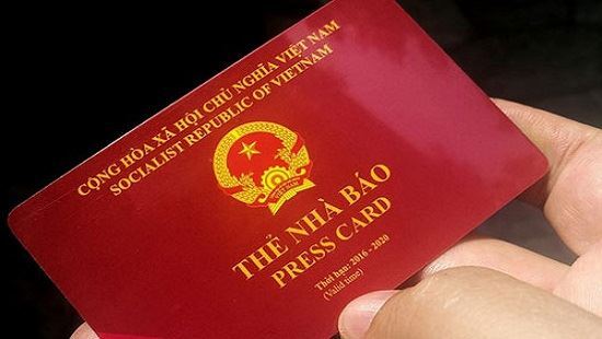 Thu hồi thẻ nhà báo của Trưởng ban Bạn đọc báo điện tử Giáo dục Việt Nam