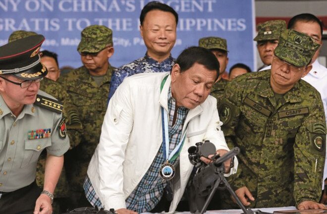 Trung Quốc tặng Philippines hàng nghìn khẩu súng để đối phó phiến quân
