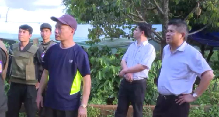 Video: Công an bắt sới bạc khủng tại nghĩa trang, thu giữ hàng trăm triệu đồng