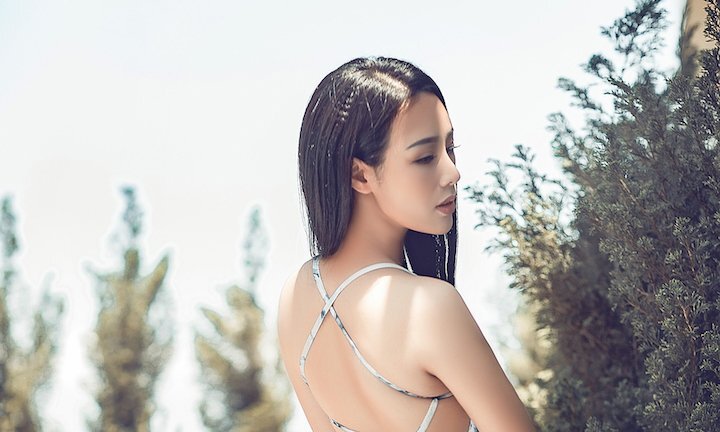 Vợ hot girl kém 18 tuổi của ca sĩ Việt Hoàn khoe vẻ quyến rũ khó rời mắt