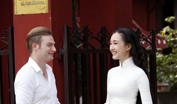 Kyo York sánh đôi cùng ‘nàng thơ xứ Huế’ Ngọc Trân