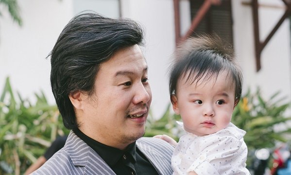 Lần đầu lộ diện quý tử song sinh nhà Thanh Bùi