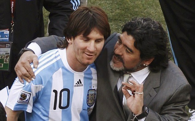Maradona vui vẻ bênh Messi dù không được mời dự đám cưới