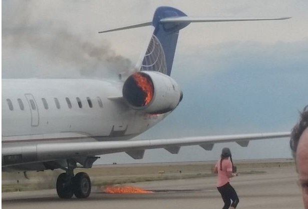 Video: Hành khách rụng rời nhìn động cơ máy bay cháy như đuốc