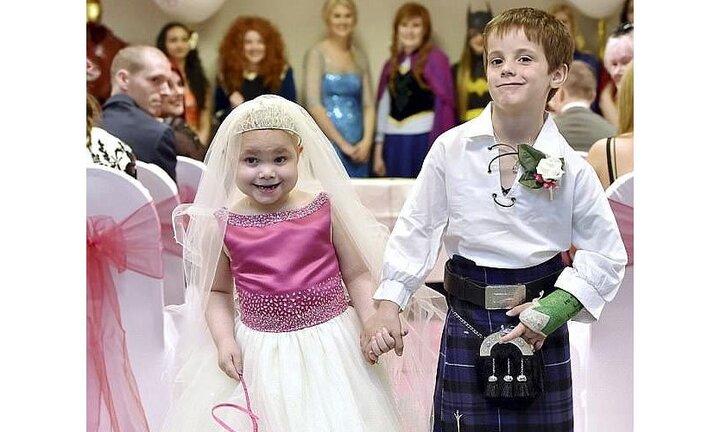 Rớt nước mắt đám cưới như chuyện cổ tích của cô bé 5 tuổi với bạn thân trước khi qua đời