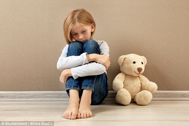 Trẻ vị thành niên và nỗi ám ảnh về vẻ ngoài của 'cô bé'