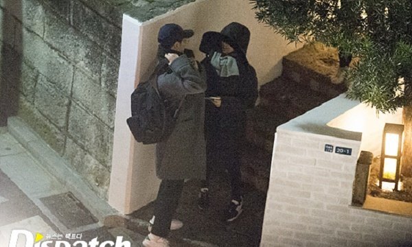 Ảnh hẹn hò của Song Hye Kyo, Song Joong Ki ở Tokyo lần đầu được hé lộ