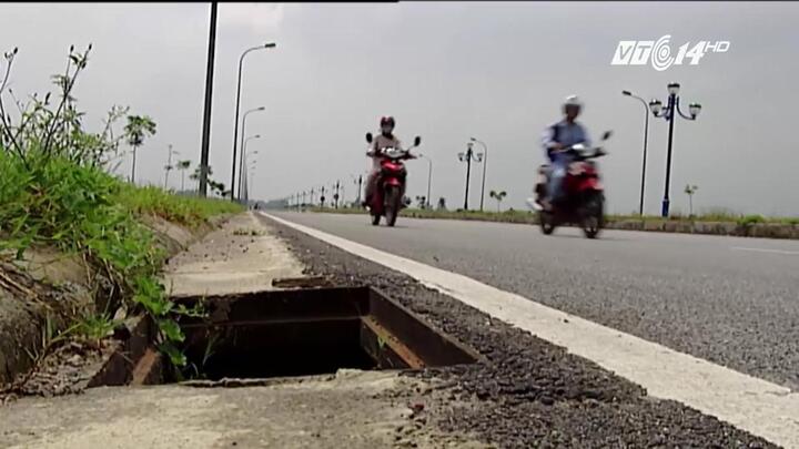 Hàng trăm hố ga 'ngoác miệng' hăm dọa người đi đường gây bức xúc