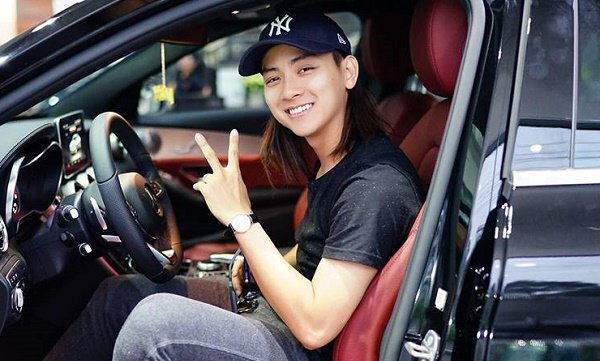 Hoài Lâm rạng rỡ khoe xe hơi gần 2 tỷ đồng mới mua