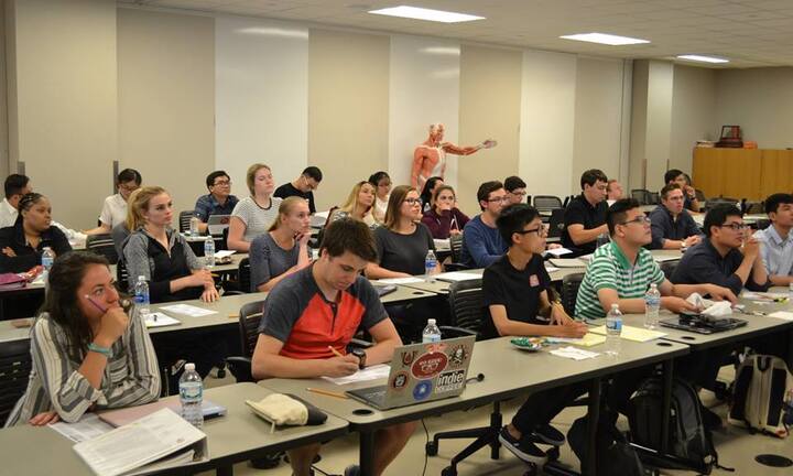 Đại học Tân Tạo triển khai 'học kỳ nước ngoài' cho sinh viên