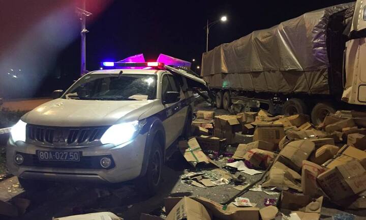 Xe tải chặn đầu container gây tai nạn trên cao tốc Hà Nội - Bắc Giang