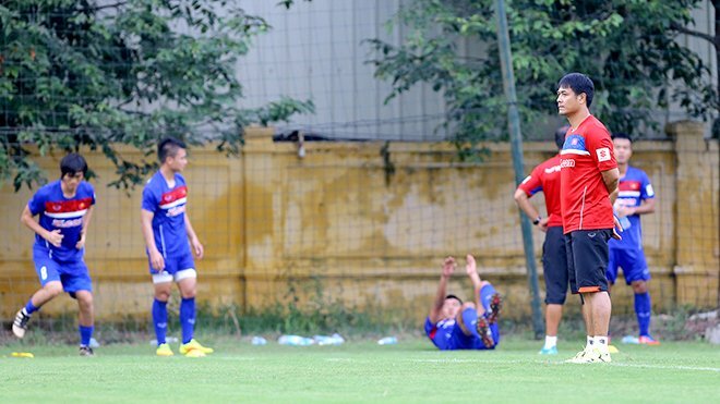 HLV Hữu Thắng phê bình trực diện học trò