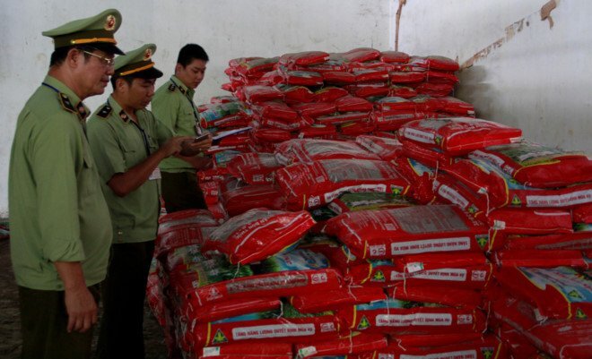 Video: Chặn đứng hàng nghìn bao phân bón hết hạn chuẩn bị tung ra thị trường