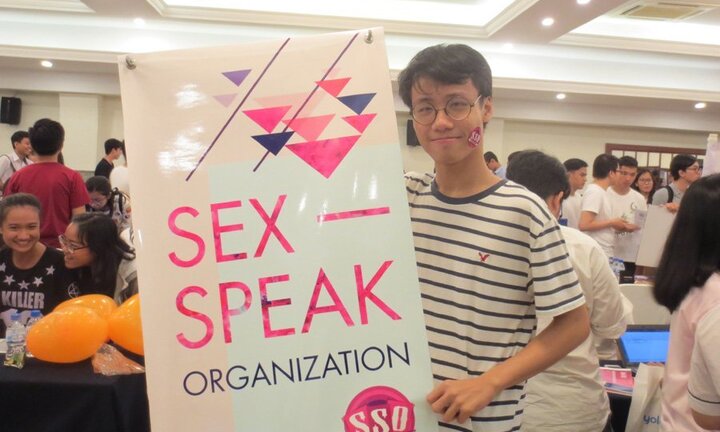 Nam sinh trúng học bổng du học lớn nhờ bài luận về 'xem phim sex'