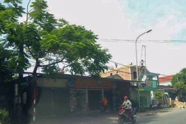 Mang vũ khí 'nóng' hỗn chiến trong đêm, 2 người thương vong