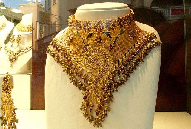 Giá vàng hôm nay 14/7: Căng thẳng chính trị ở Mỹ giúp giá vàng thoát đáy 4 tháng