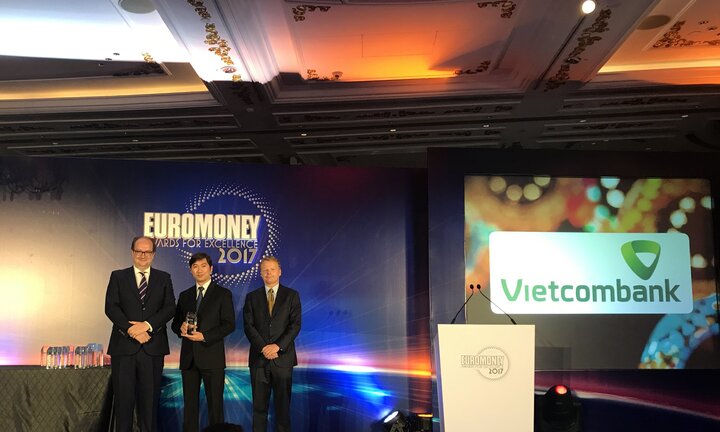 Tạp chí Euromoney 3 năm liên tiếp trao giải thưởng 'Ngân hàng tốt nhất Việt Nam' cho Vietcombank