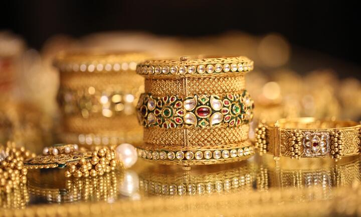 Giá vàng hôm nay 15/7: Không đầu tư là tiếc hùi hụi