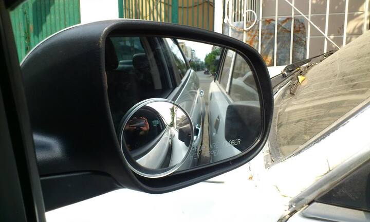 Bị bắt nóng khi đang trộm gương ô tô Mercedes