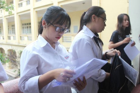 Hôm nay, thí sinh nhận giấy chứng nhận kết quả thi THPT quốc gia