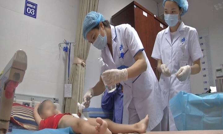 Bộ Y tế yêu cầu đình chỉ công tác chủ phòng khám khiến trẻ bị sùi mào gà ở Hưng Yên