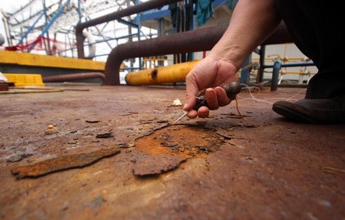 Truy tránh nhiệm vụ tàu vỏ thép hư hỏng